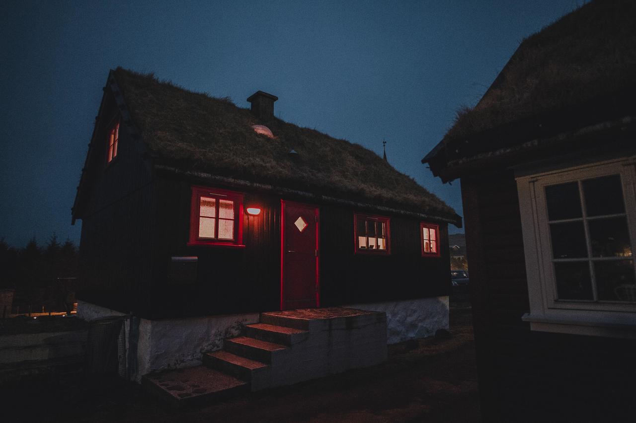 Turf House Cottage - Near Airport Mithvagur Exteriör bild